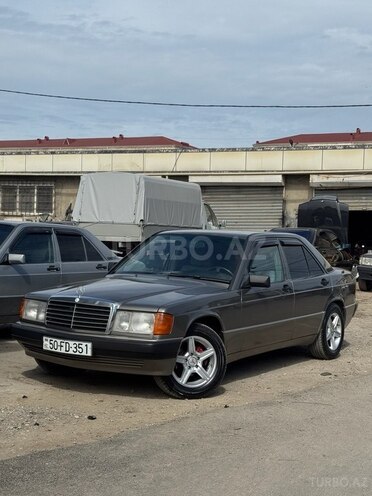 Mercedes 190-10
