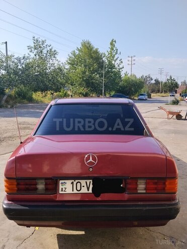 Mercedes 190-13