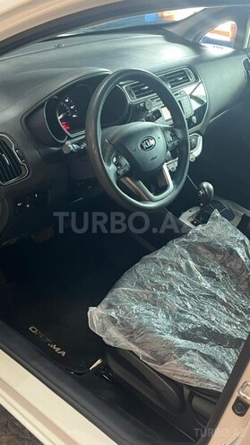 Kia Rio-17
