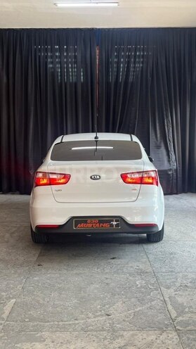 Kia Rio-10