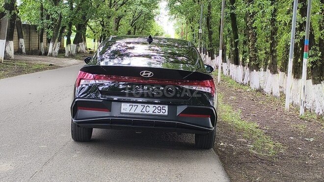 Hyundai Elantra-3