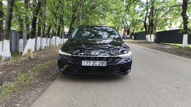Hyundai Elantra-1