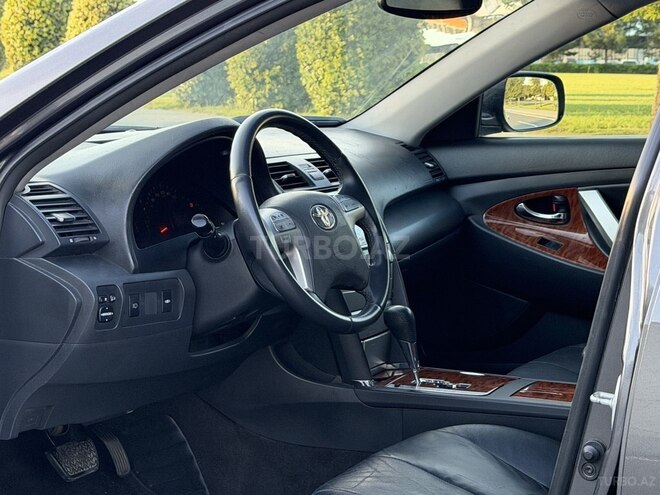 Toyota Camry-17