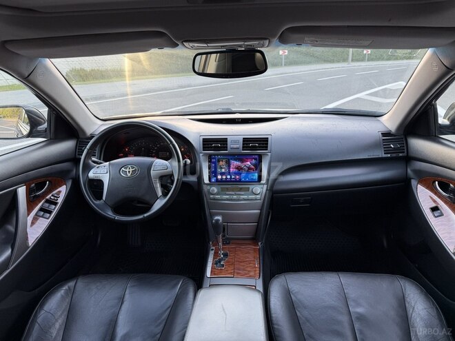 Toyota Camry-13