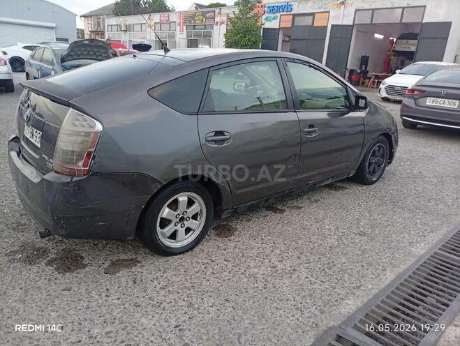 Toyota Prius-5