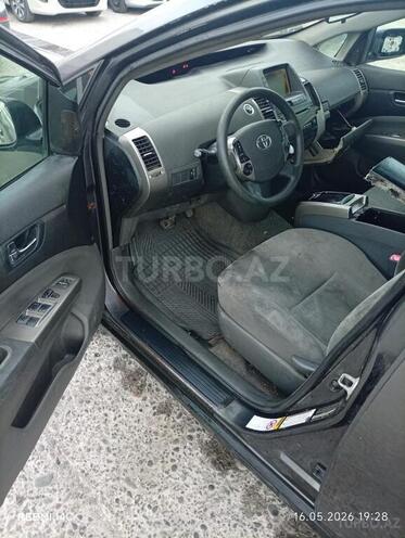 Toyota Prius-7