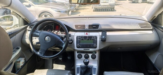 Volkswagen Passat-12