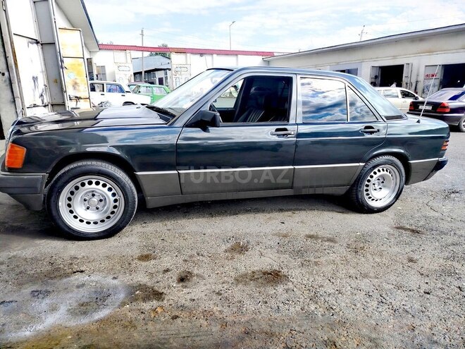 Mercedes 190-2