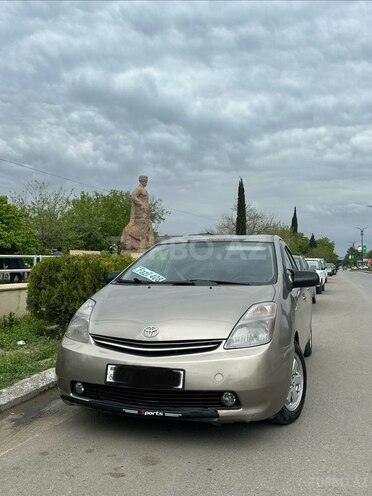 Toyota Prius-5