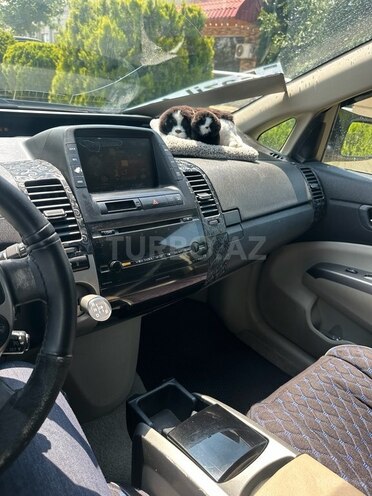 Toyota Prius-3