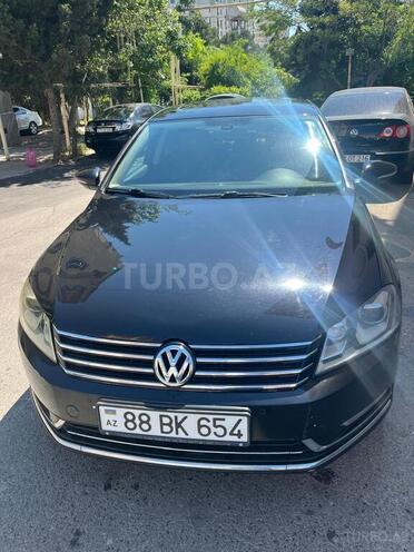 Volkswagen Passat-1