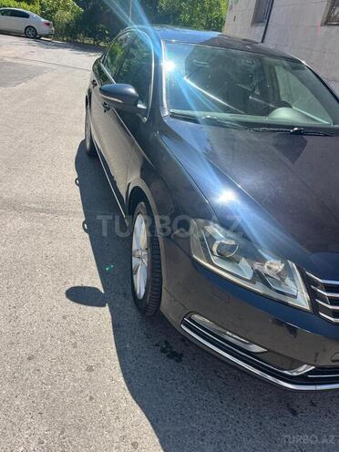 Volkswagen Passat-8