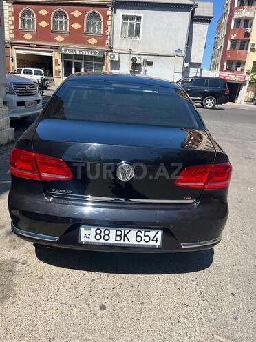 Volkswagen Passat-2