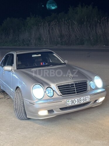 Mercedes E 280-1