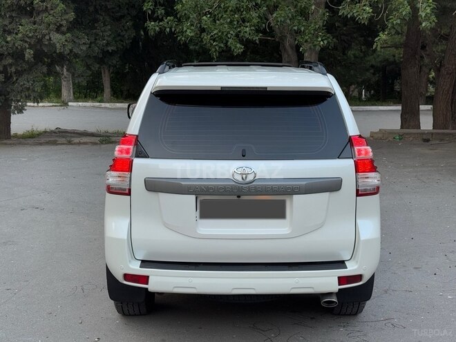 Toyota Land Cruiser Prado-4