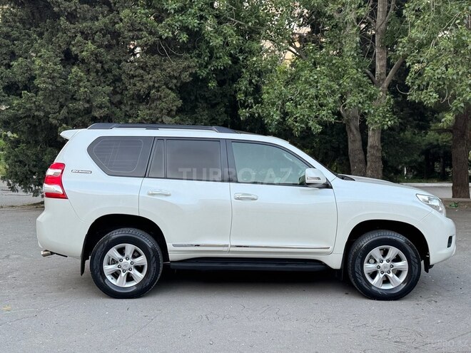 Toyota Land Cruiser Prado-6