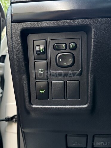 Toyota Land Cruiser Prado-12