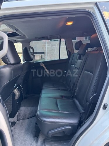 Toyota Land Cruiser Prado-15