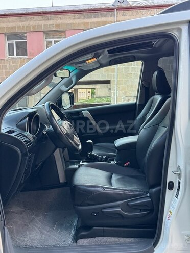 Toyota Land Cruiser Prado-13