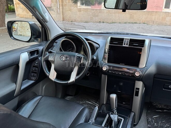 Toyota Land Cruiser Prado-8