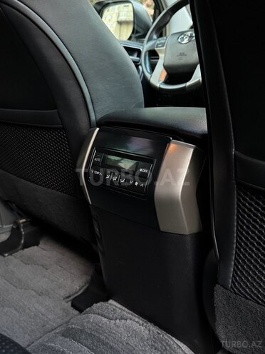 Toyota Land Cruiser Prado-17