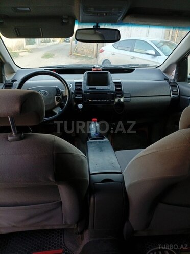 Toyota Prius-5