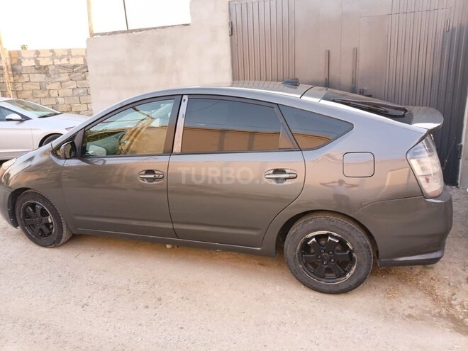 Toyota Prius-4