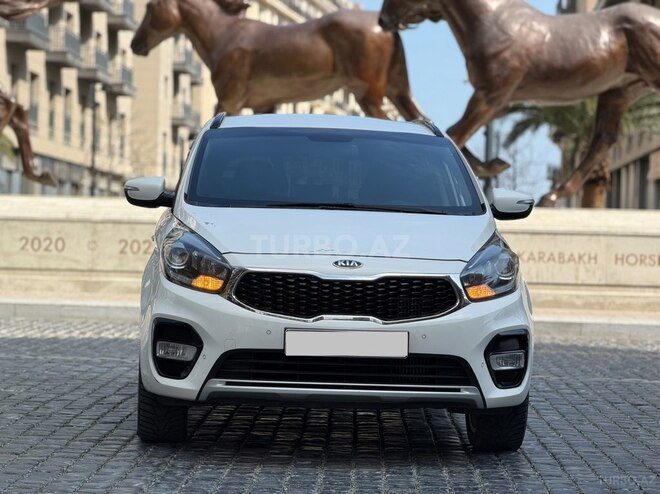 Kia Carens-3