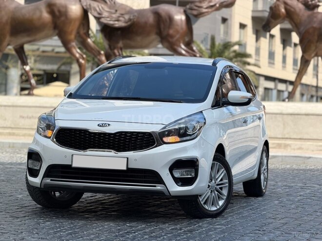 Kia Carens-4