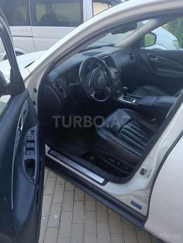 Infiniti FX35-8