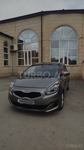 Kia Carens-1