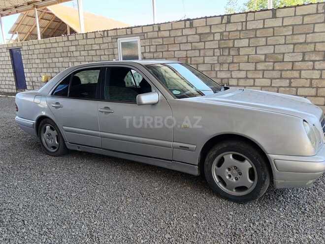 Mercedes E 220-4