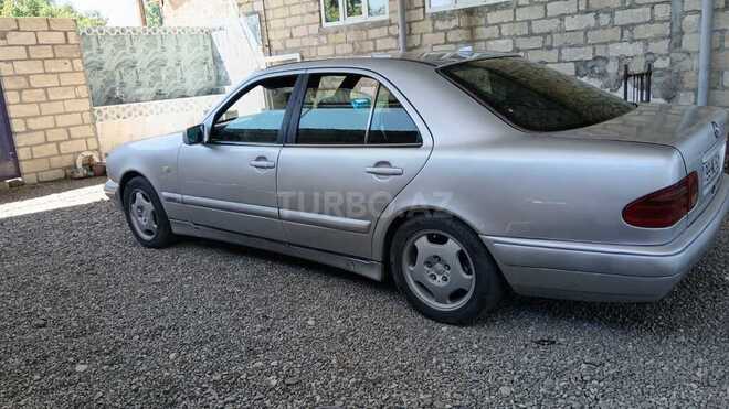 Mercedes E 220-5