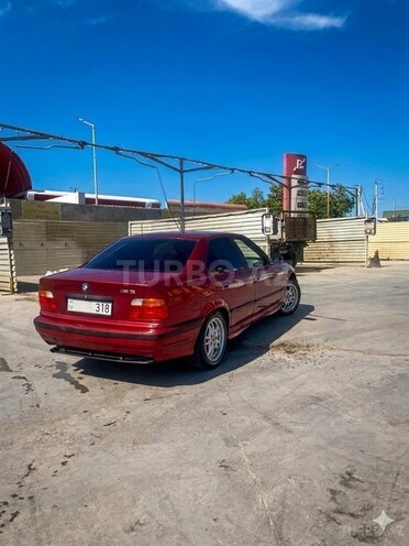 BMW 318-2