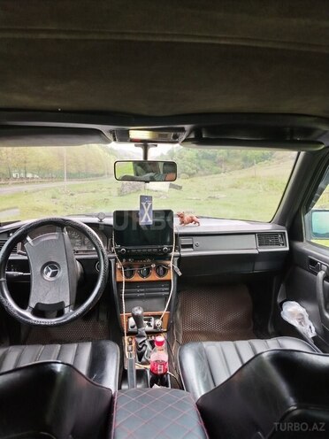 Mercedes 190-6