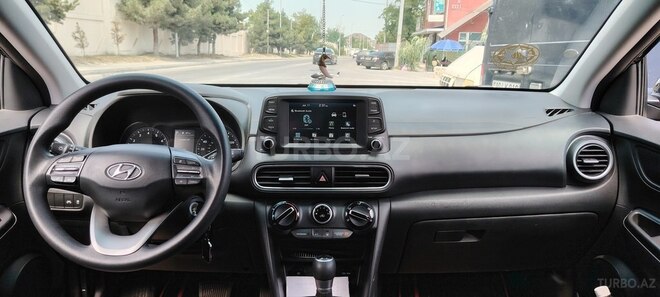 Hyundai Kona-3