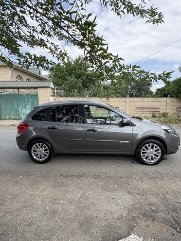 Renault Clio-13