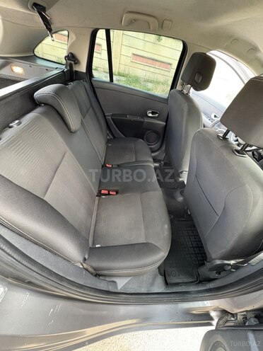 Renault Clio-2