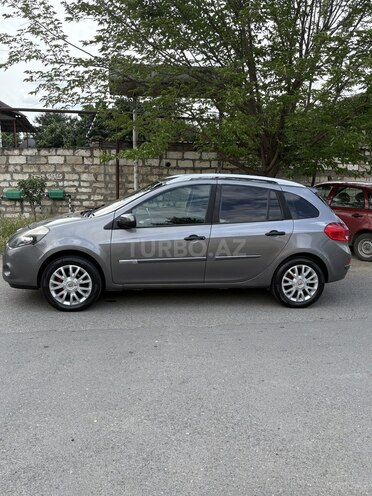 Renault Clio-12