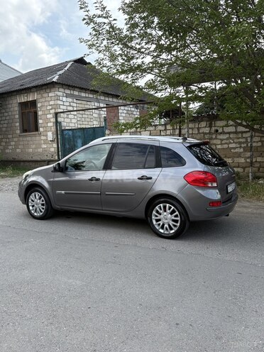 Renault Clio-10