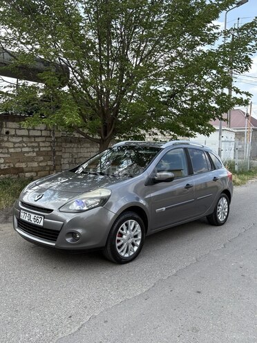 Renault Clio-11