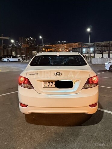 Hyundai Accent-2
