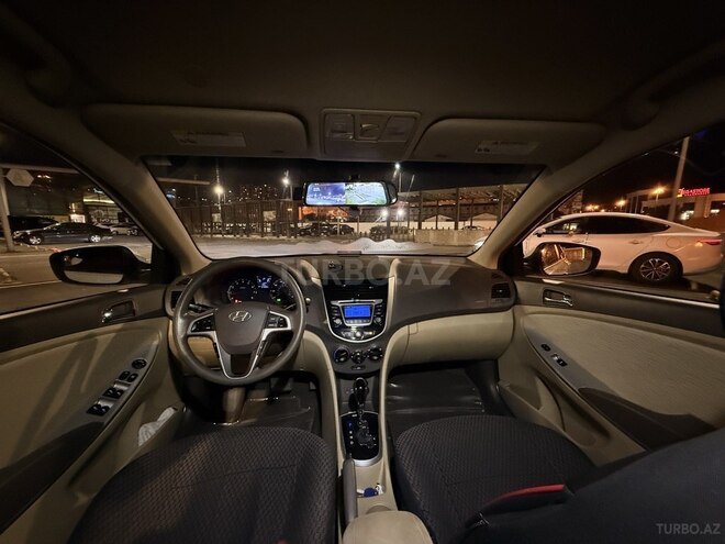 Hyundai Accent-6