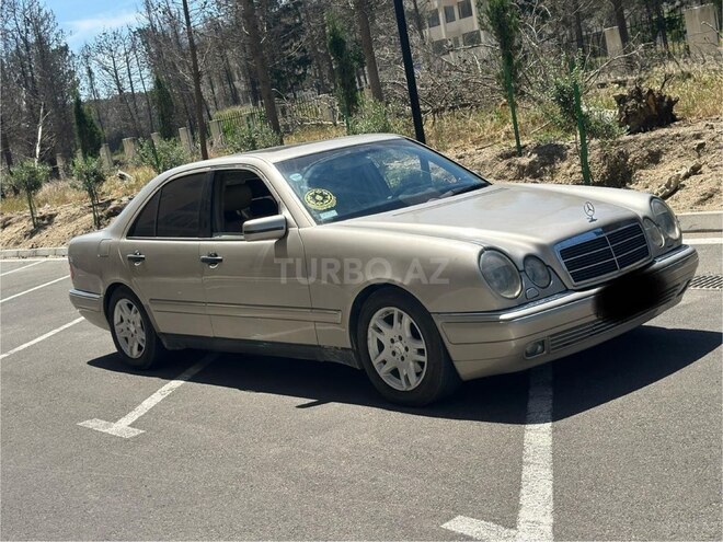 Mercedes E 320-4