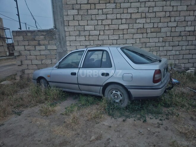 Nissan Sunny-2