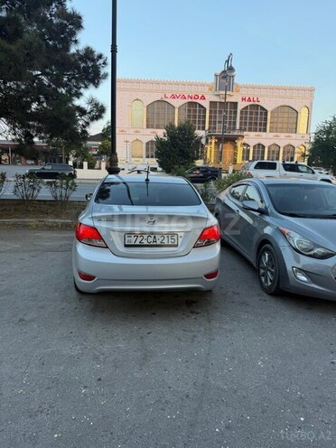 Hyundai Accent-2