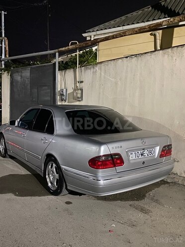 Mercedes E 280-2