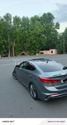 Hyundai Elantra-7