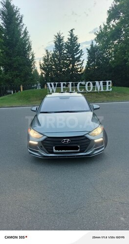 Hyundai Elantra-10