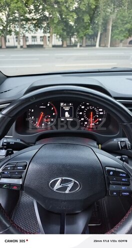 Hyundai Elantra-11